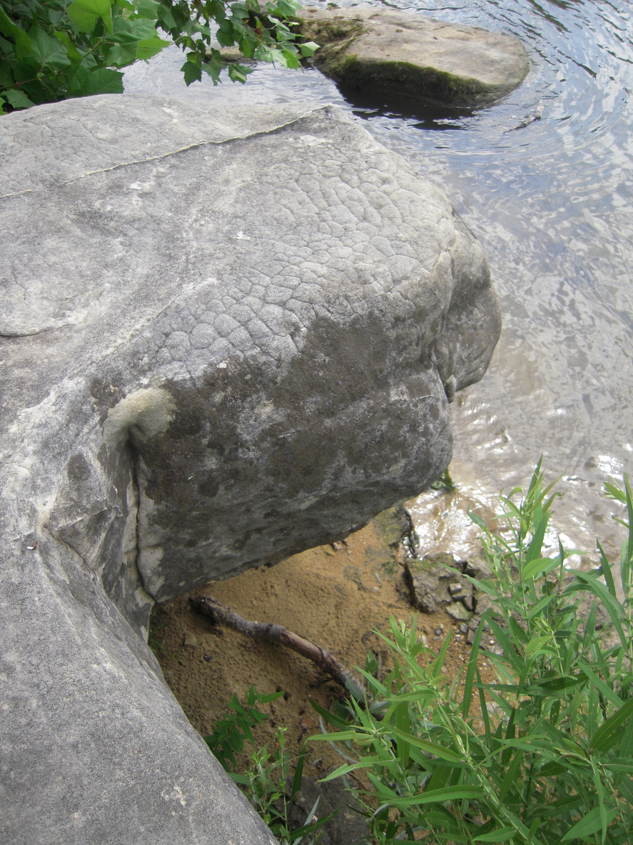 Weathered rock above the waters edge